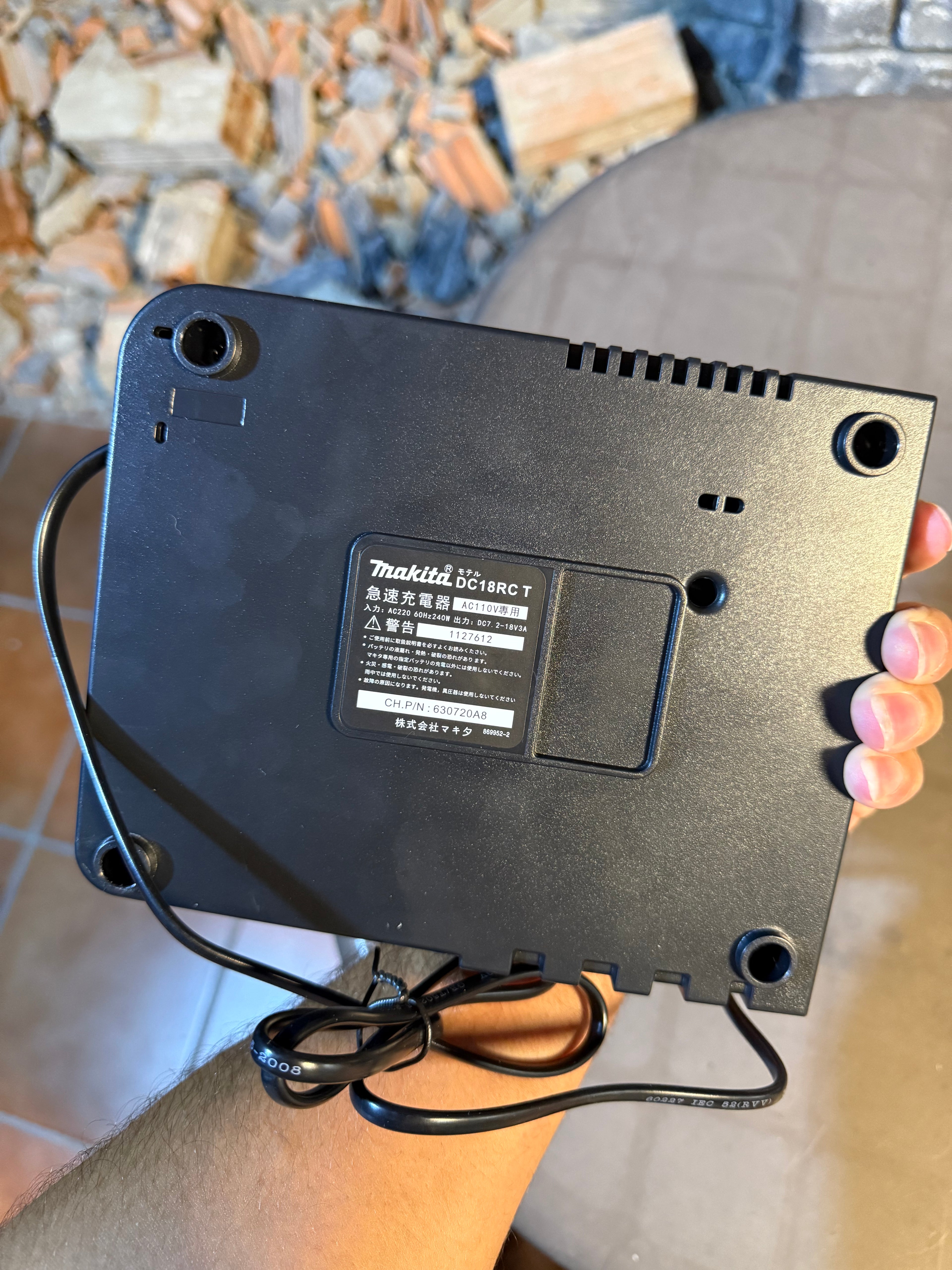 Cargador y batería Makita